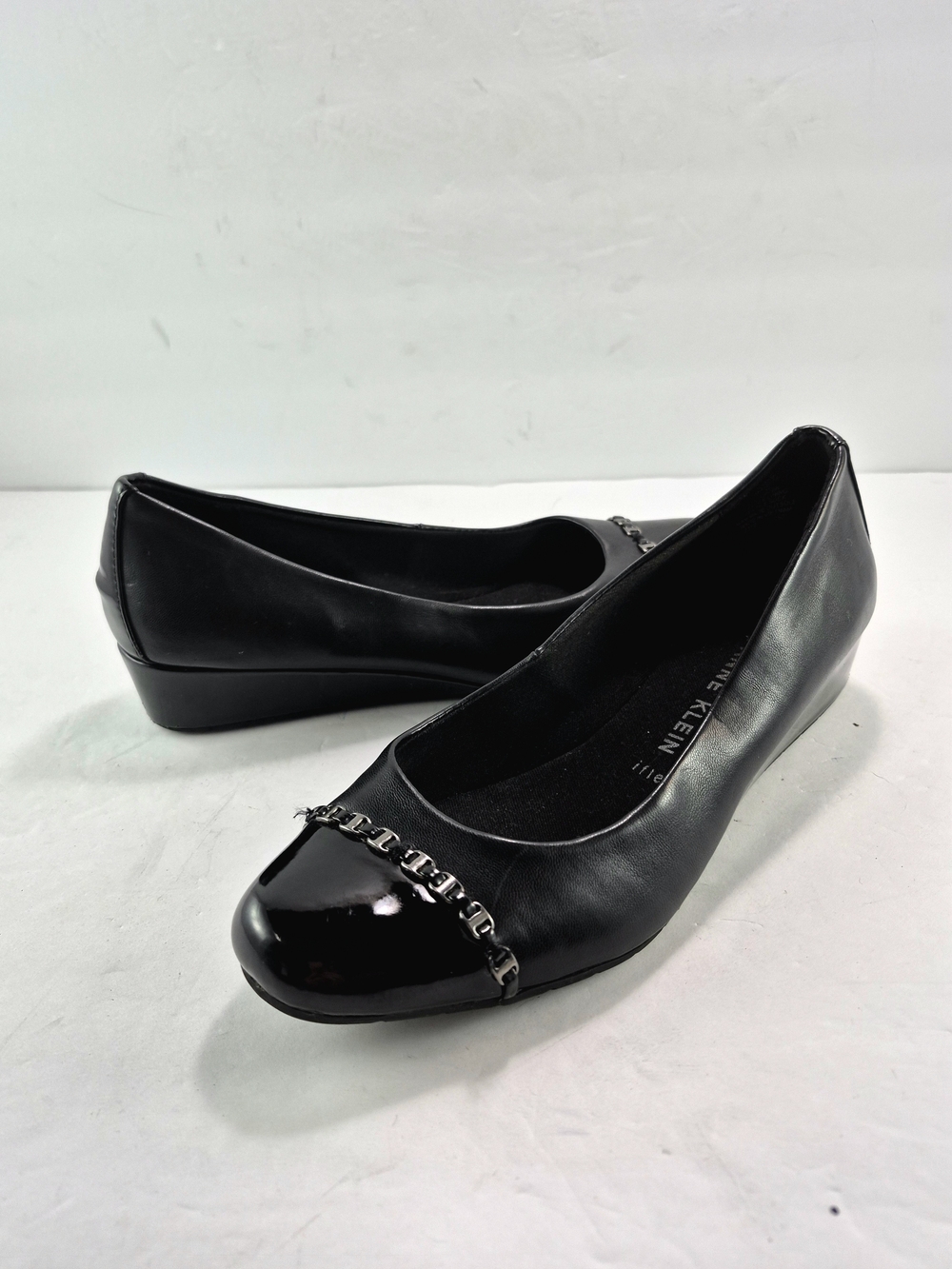 Anne Klein Black Maysel iFlex Cap Toe Low Wedge Flats 7 Corporate Chic Comfy